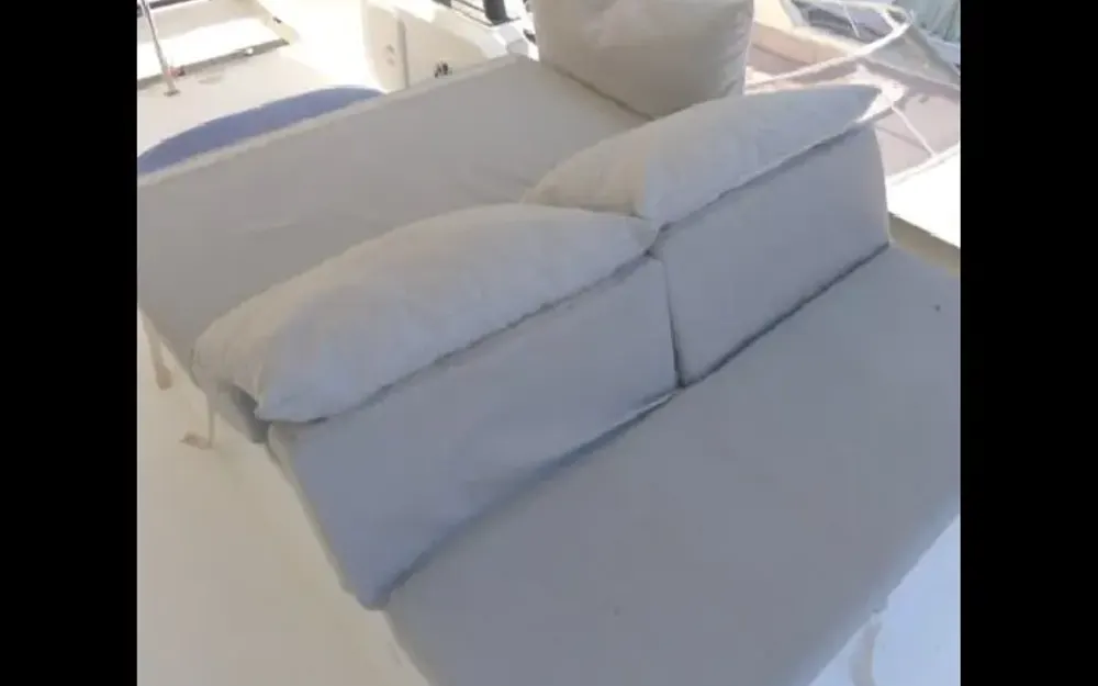 slider 12 Fountaine Pajot My 40