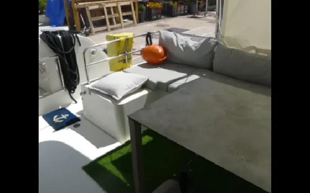 slider 14 Fountaine Pajot My 40