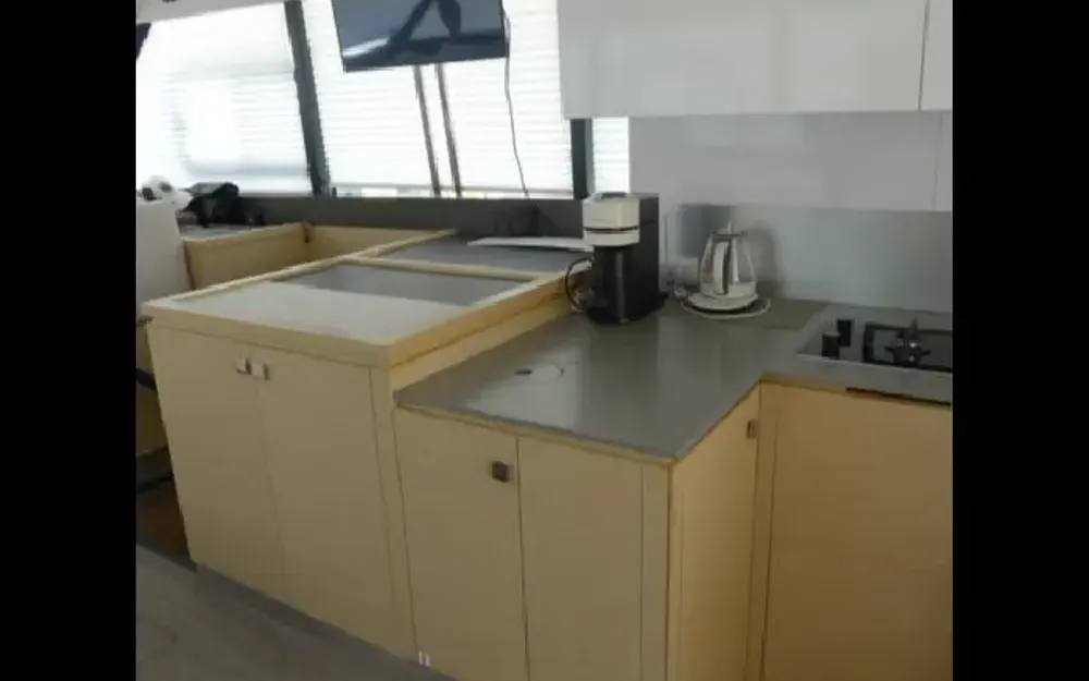 slider 20 Fountaine Pajot My 40