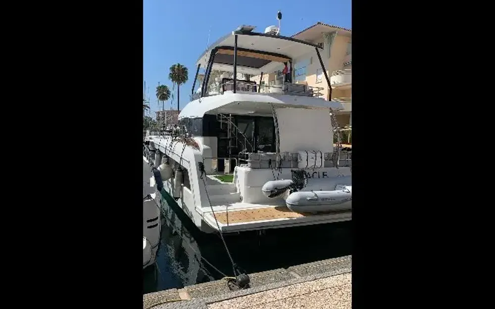 slider 2 Fountaine Pajot My 40