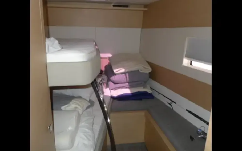 slider 31 Fountaine Pajot My 40