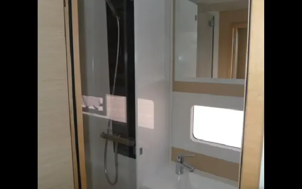 slider 32 Fountaine Pajot My 40