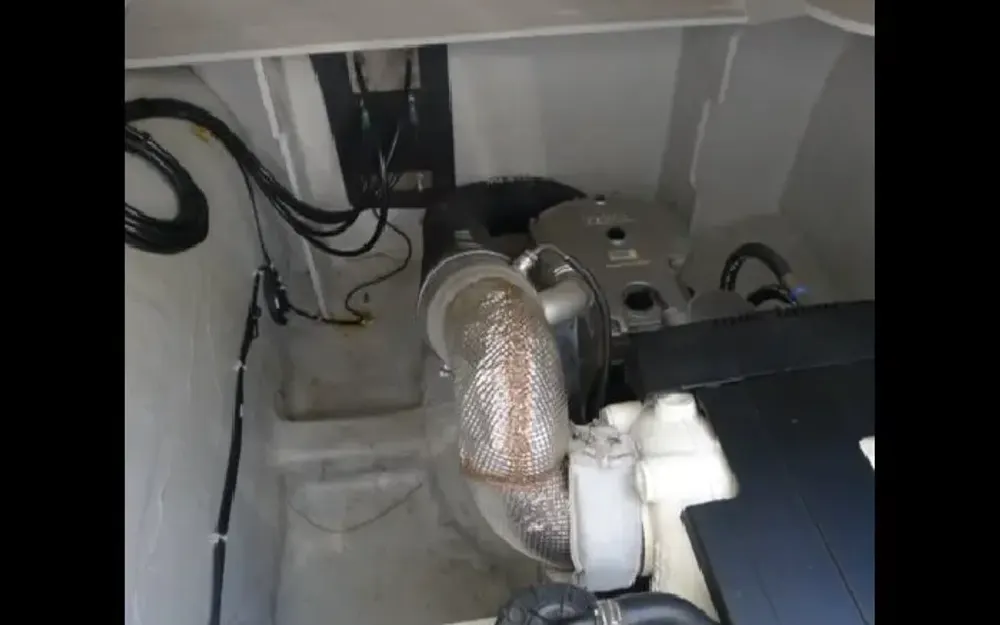 slider 34 Fountaine Pajot My 40