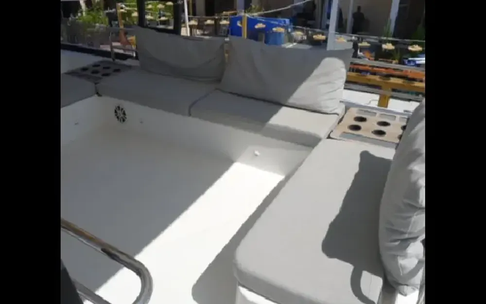 slider 7 Fountaine Pajot My 40