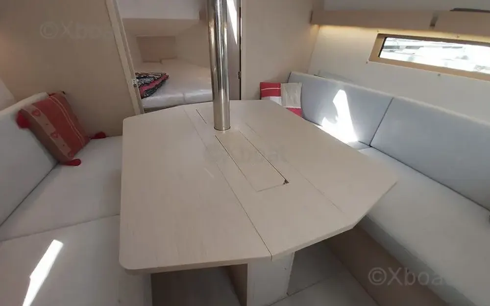 slider 9 Beneteau Oceanis 34.1