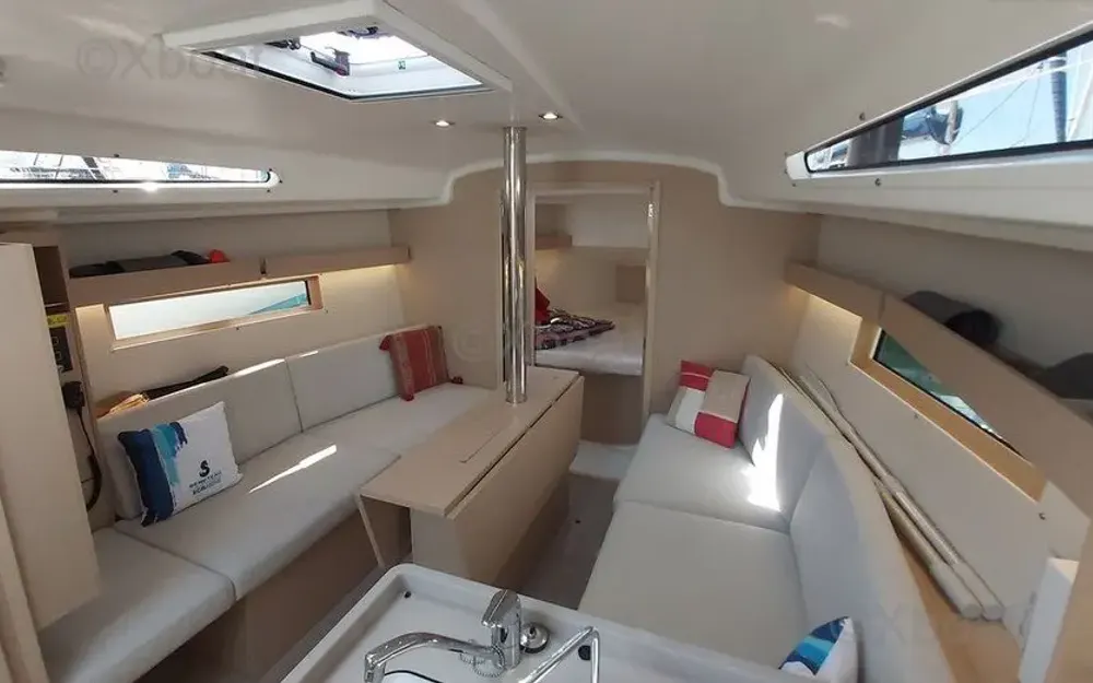 slider 7 Beneteau Oceanis 34.1