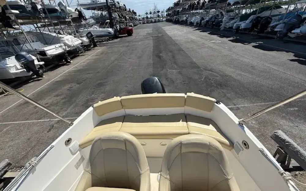 slider 9 Beneteau Flyer 550 Open
