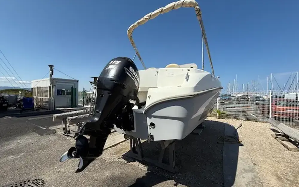 slider 1 Beneteau Flyer 550 Open