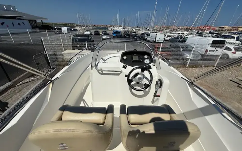 slider 4 Beneteau Flyer 550 Open