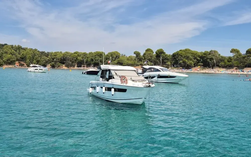 slider 3 Jeanneau Merry Fisher 895