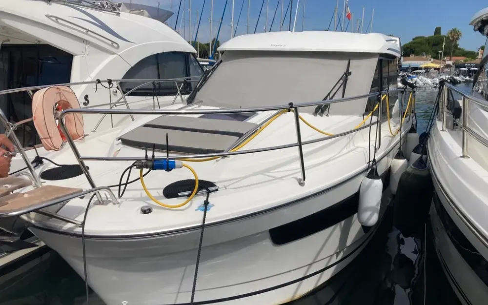 slider 4 Jeanneau Merry Fisher 895