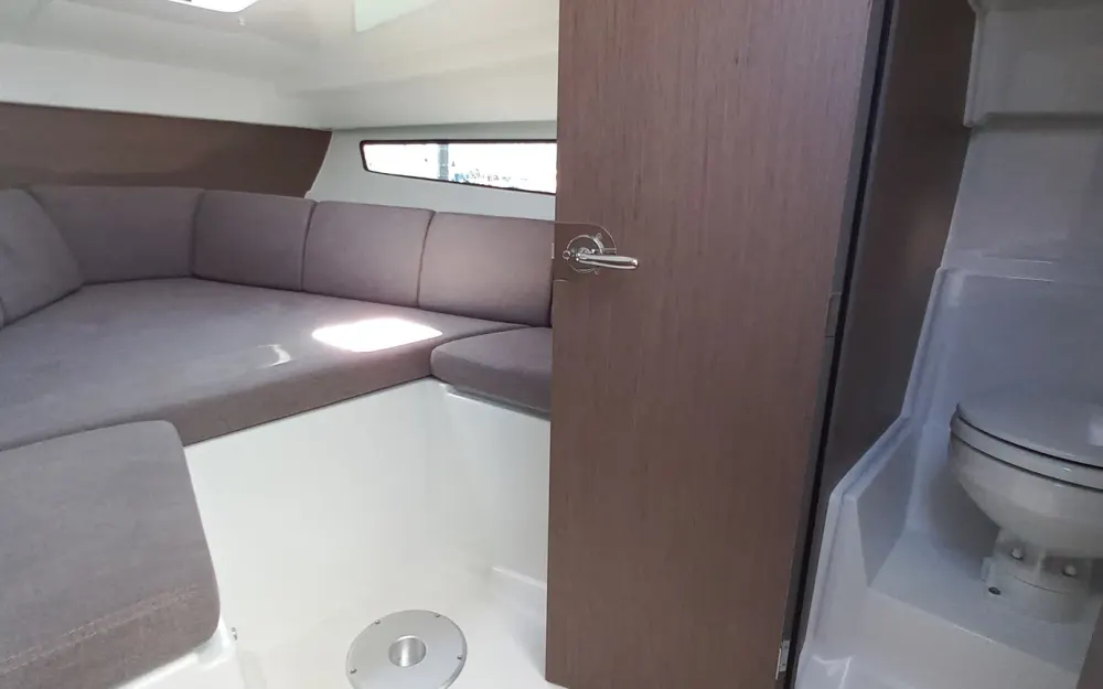 slider 7 Beneteau Flyer 8 SUNdeck