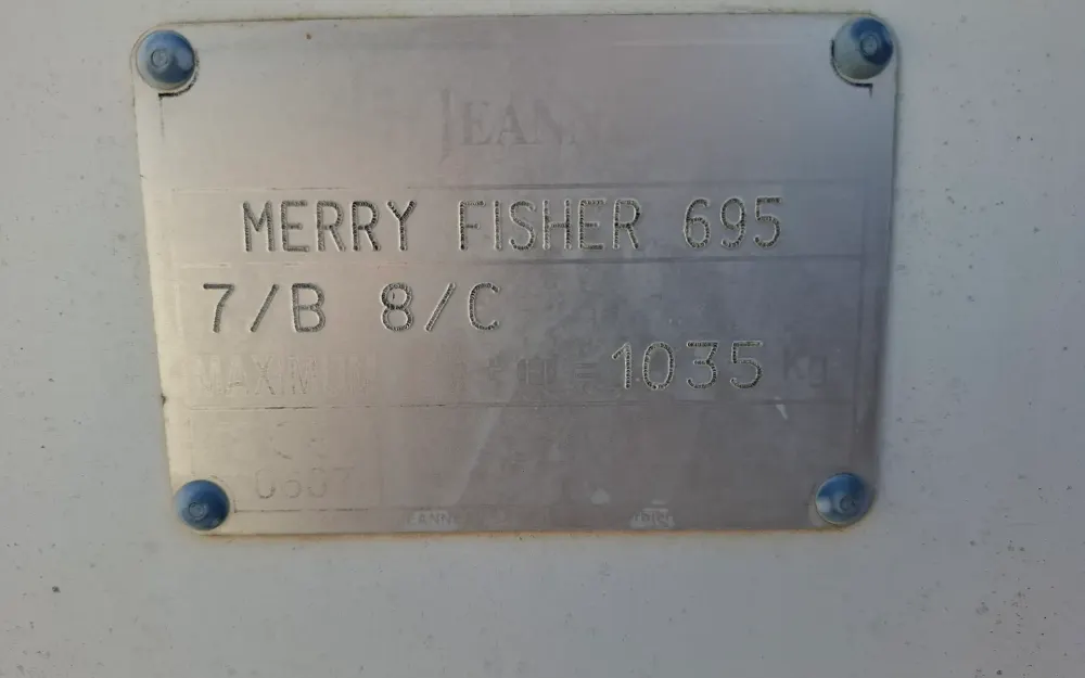 slider 44 Jeanneau Merry Fisher 695