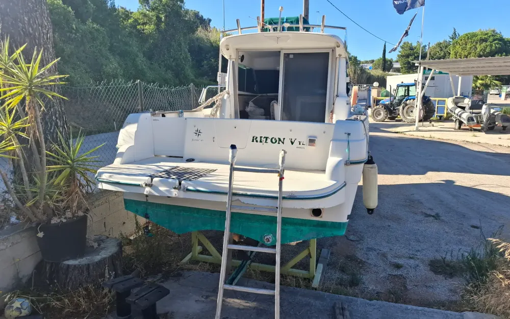 slider 4 Jeanneau Merry Fisher 695