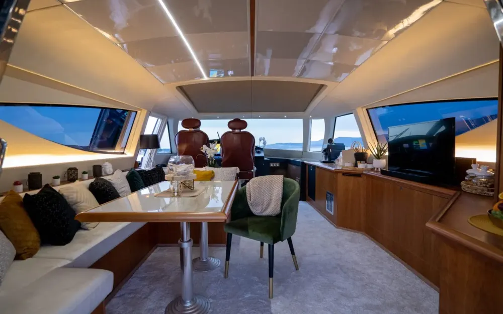 slider 7 Fashion Yachts Fashion 68