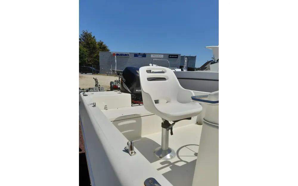 slider 9 Kelt White Shark 175