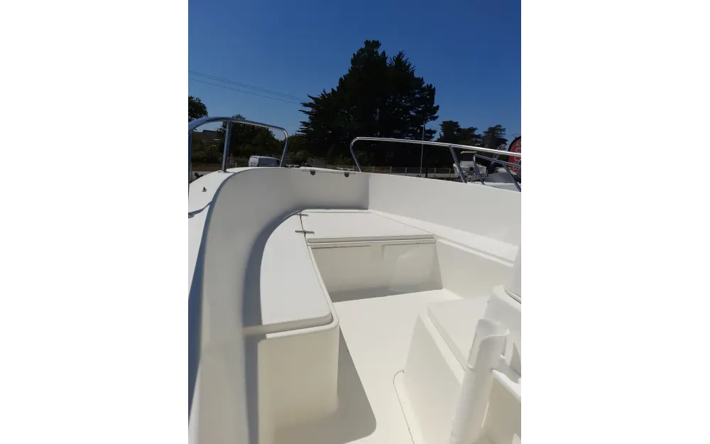 slider 5 Kelt White Shark 175