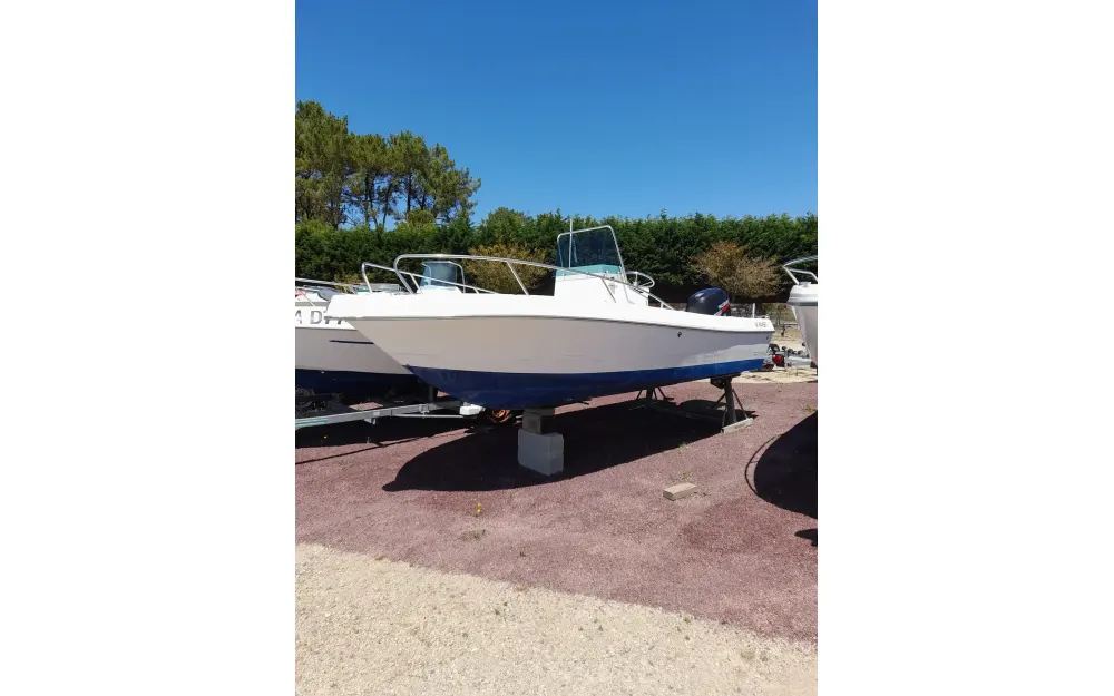 slider 0 Kelt White Shark 175