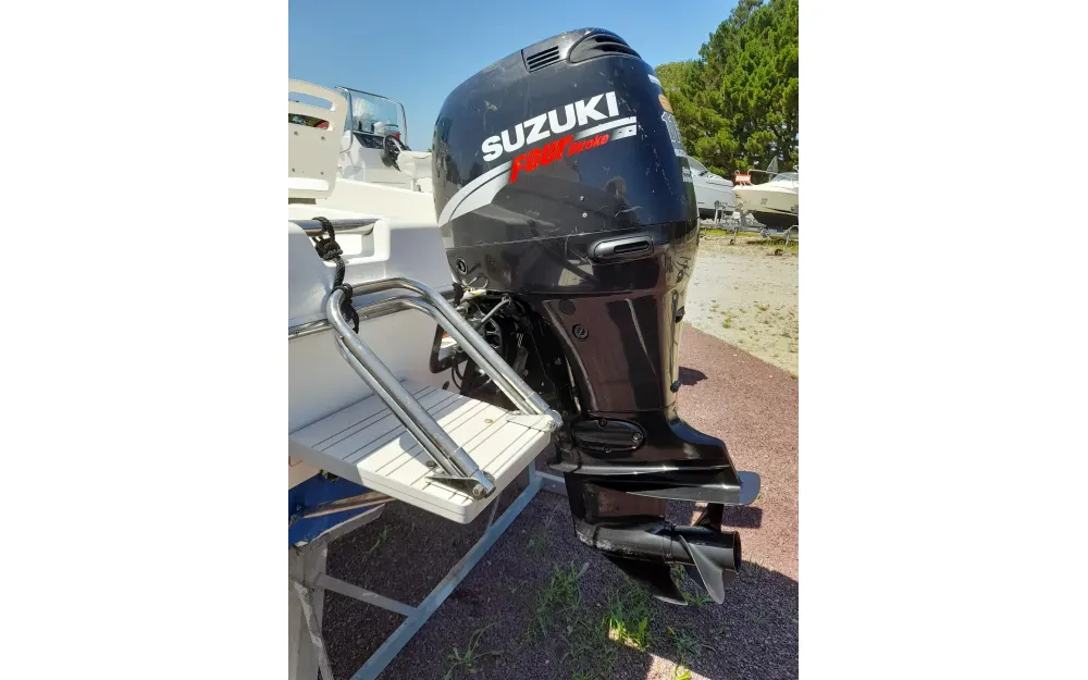 slider 11 Kelt White Shark 175