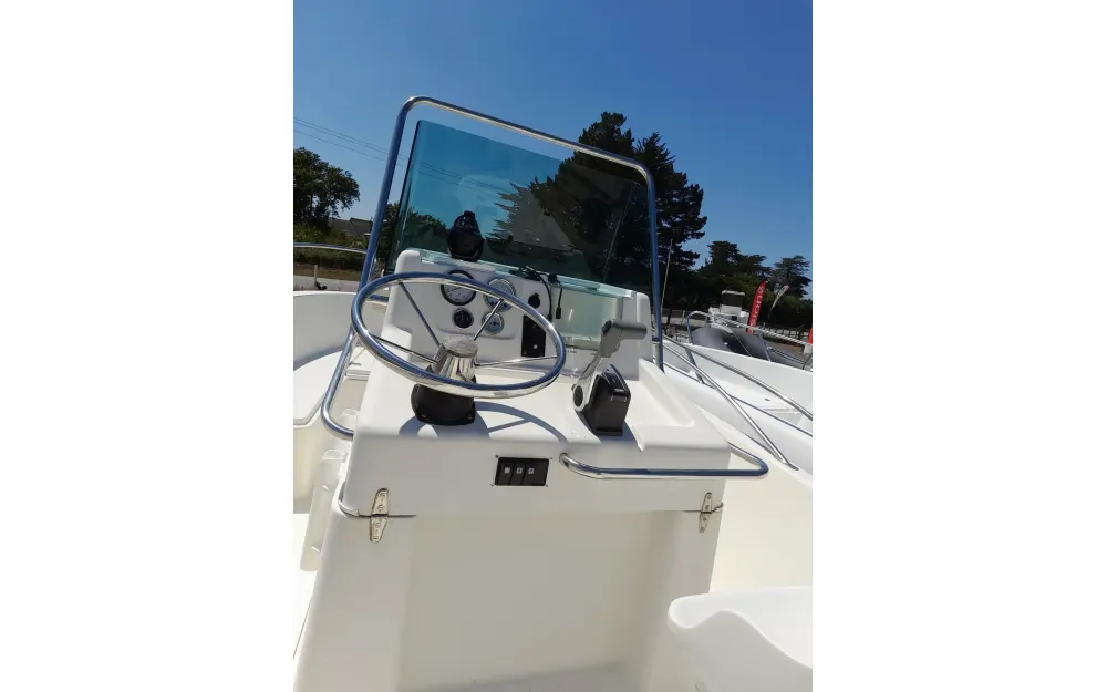 slider 7 Kelt White Shark 175
