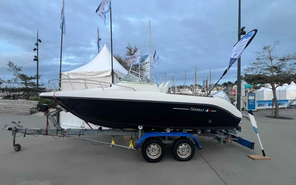 slider 1 Jeanneau Cap Camarat 5.5 WA