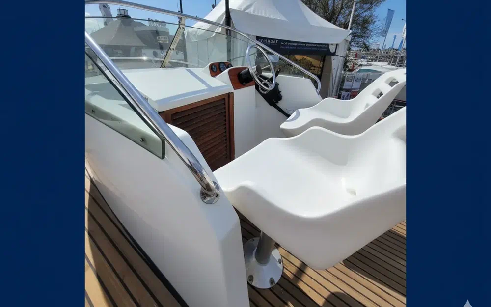 slider 7 Jeanneau Cap Camarat 5.5 WA