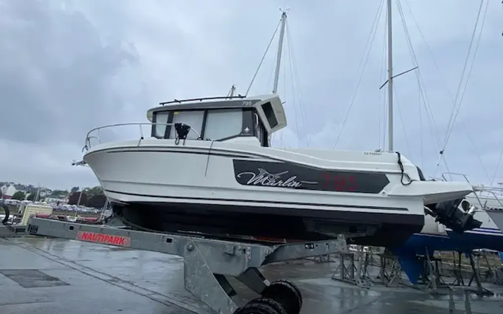 slider 0 Jeanneau Merry Fisher