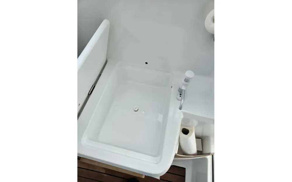 slider 12 Beneteau Antares 580