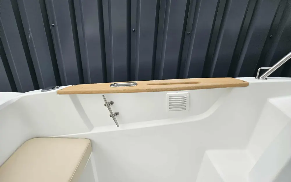 slider 14 Beneteau Antares 580