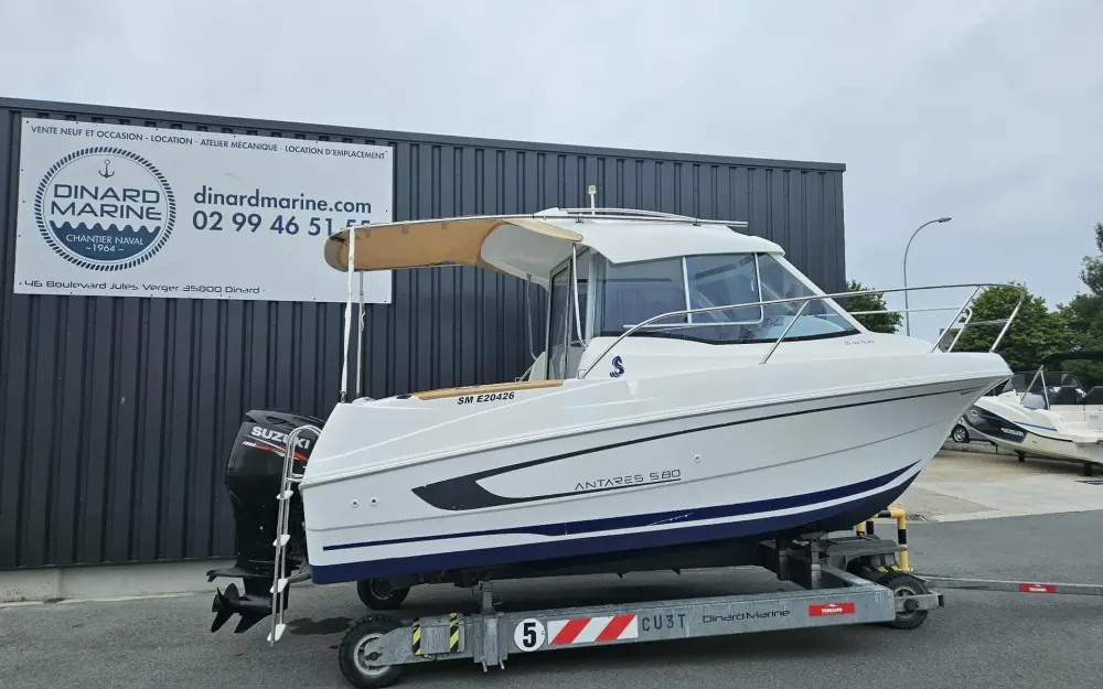 slider 0 Beneteau Antares 580