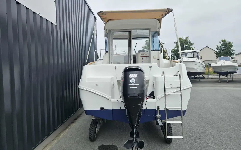 slider 1 Beneteau Antares 580