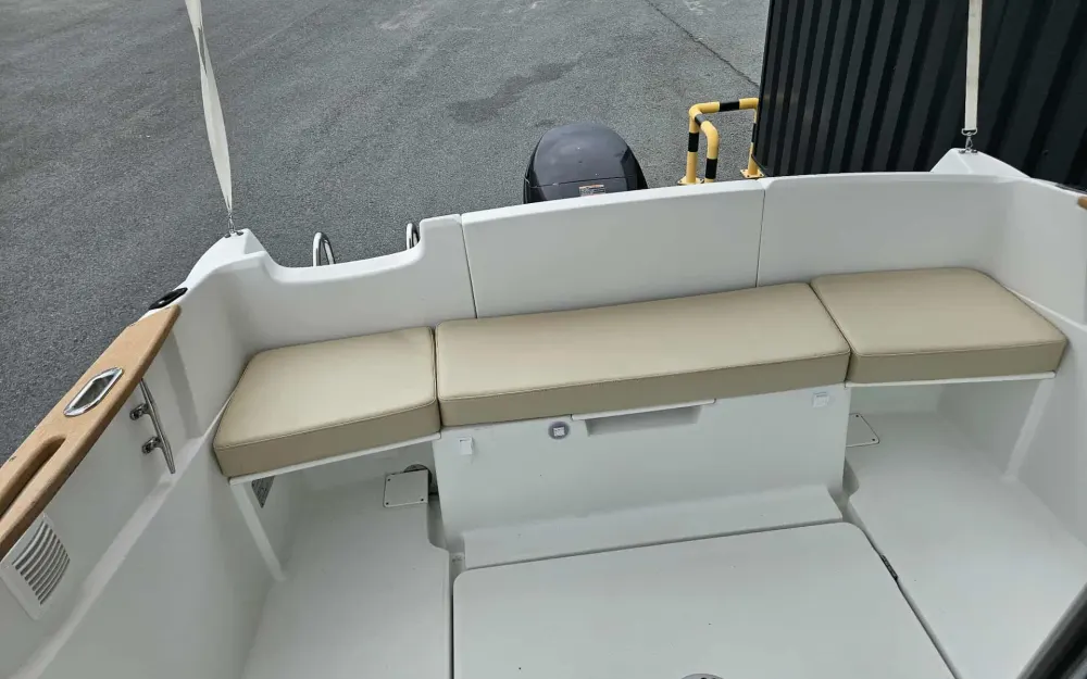 slider 8 Beneteau Antares 580