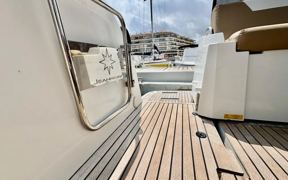slider 5 Jeanneau NC 33