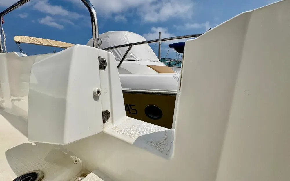 slider 6 Jeanneau NC 33