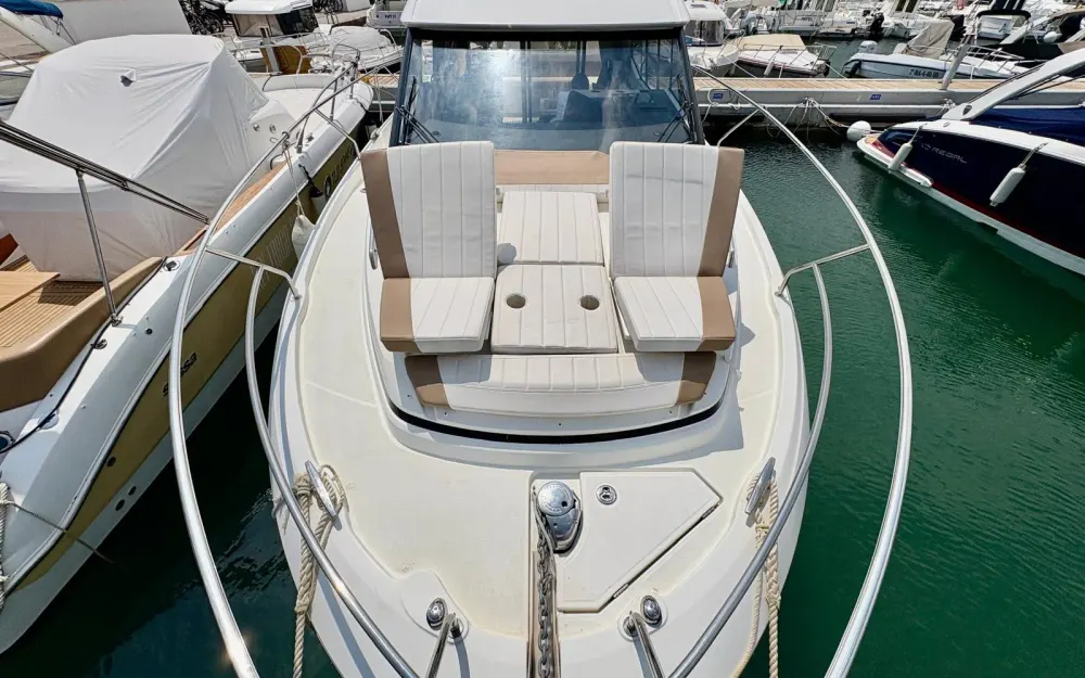slider 16 Jeanneau NC 33