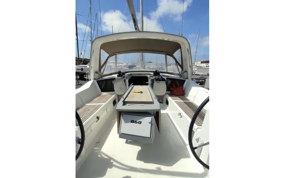 slider 4 Beneteau Oceanis 41.1