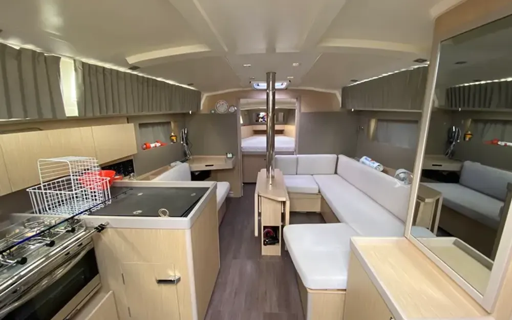 slider 1 Beneteau Oceanis 41.1