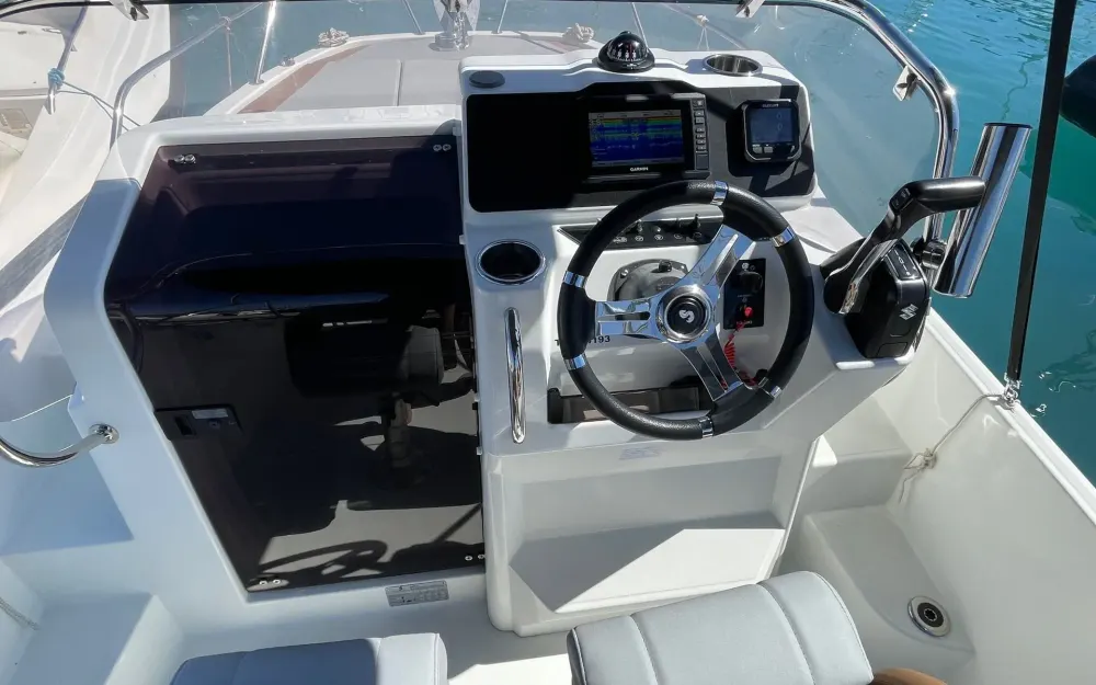 slider 1 Beneteau Flyer 6 SUNdeck