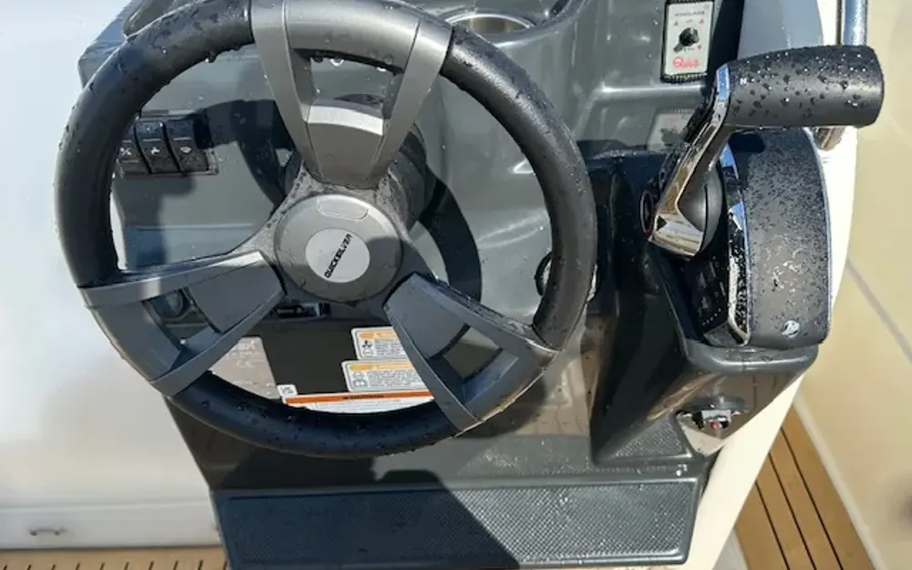 slider 21 Quicksilver Activ 675 Open