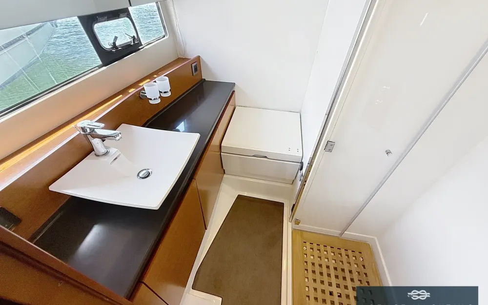 slider 17 Jeanneau Prestige 450 Fly