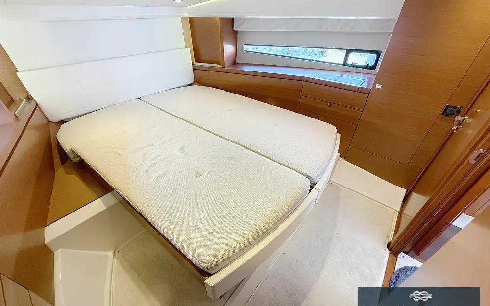 slider 22 Jeanneau Prestige 450 Fly