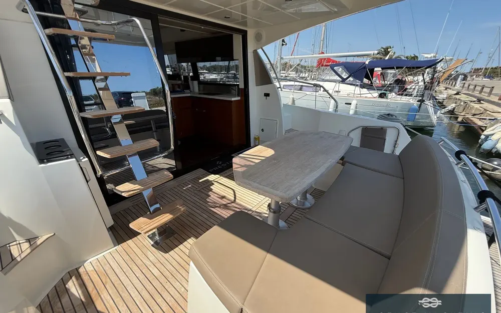slider 27 Jeanneau Prestige 450 Fly