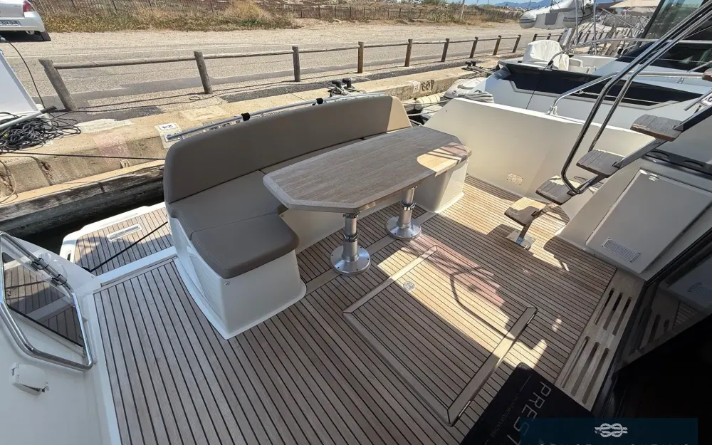 slider 28 Jeanneau Prestige 450 Fly