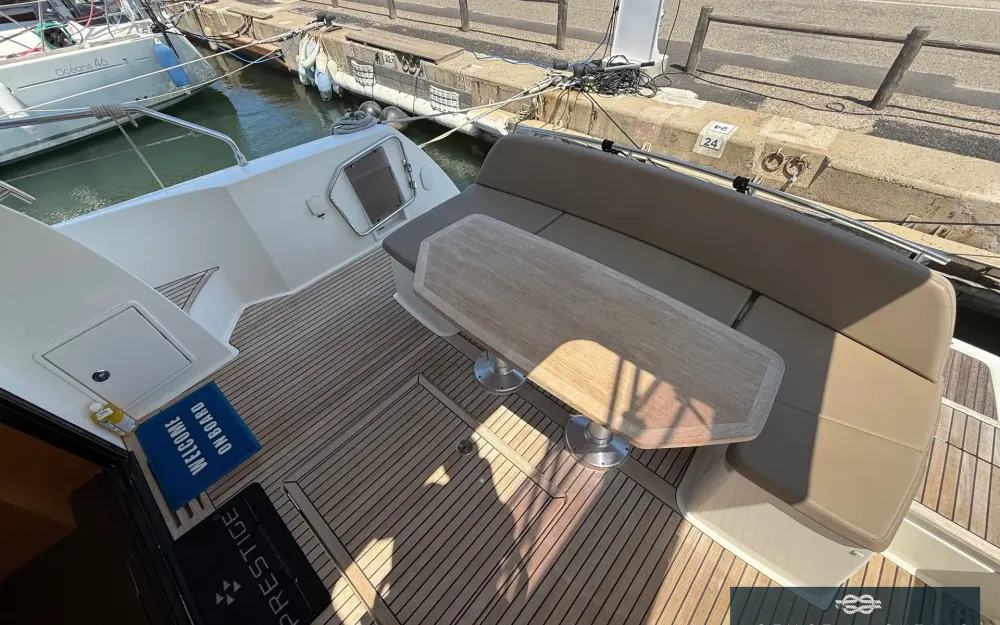 slider 29 Jeanneau Prestige 450 Fly
