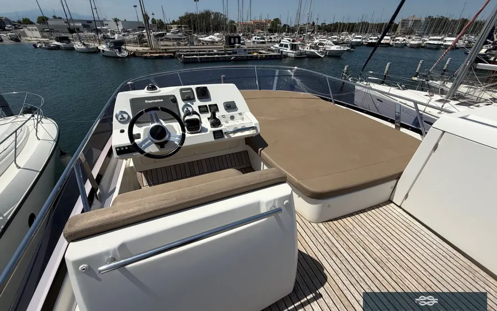slider 37 Jeanneau Prestige 450 Fly
