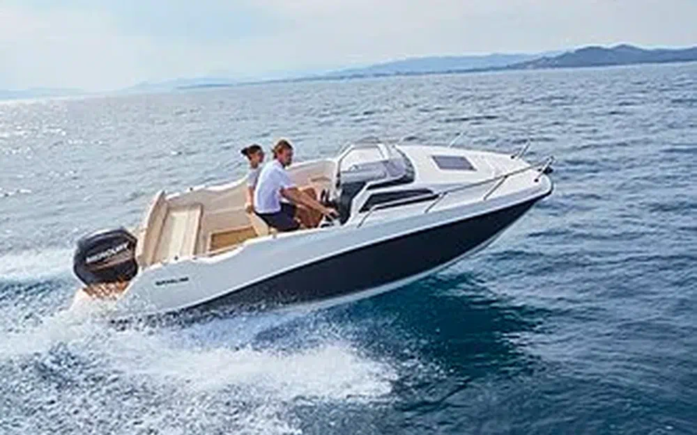 slider 0 Quicksilver 555 Cabin