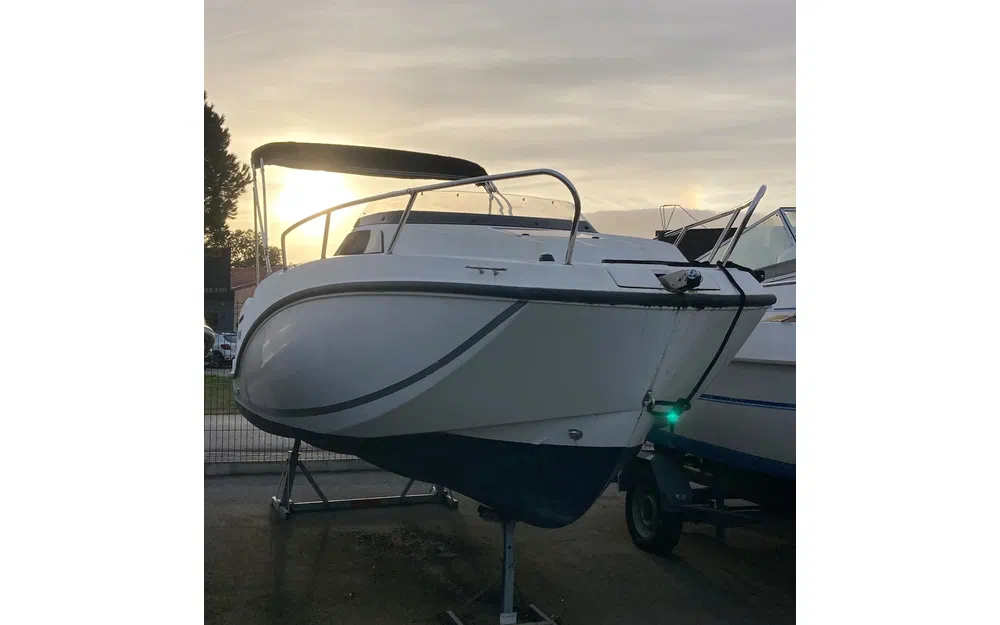 slider 1 Quicksilver 555 Cabin