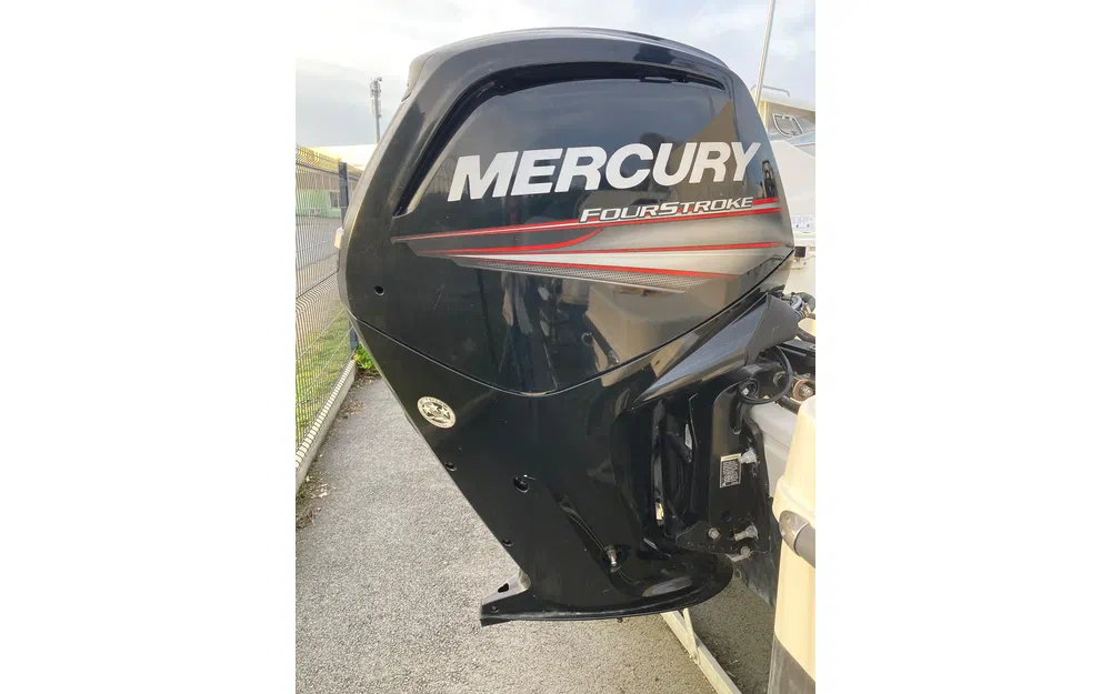 slider 2 Quicksilver 555 Cabin