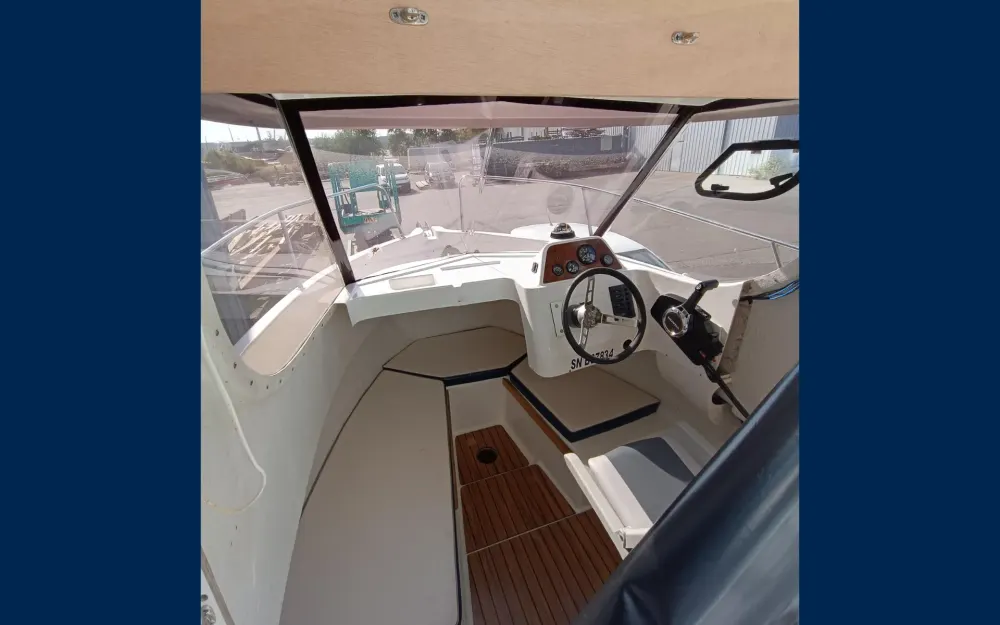 slider 4 Quicksilver  620 Pilothouse