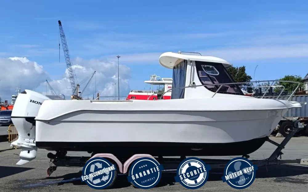 slider 0 Quicksilver  620 Pilothouse